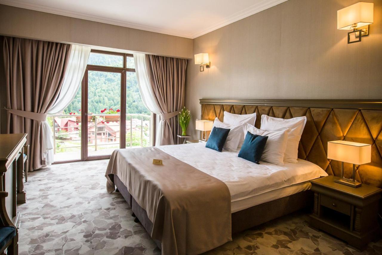 Hotel Carpat Inn Azuga Kültér fotó