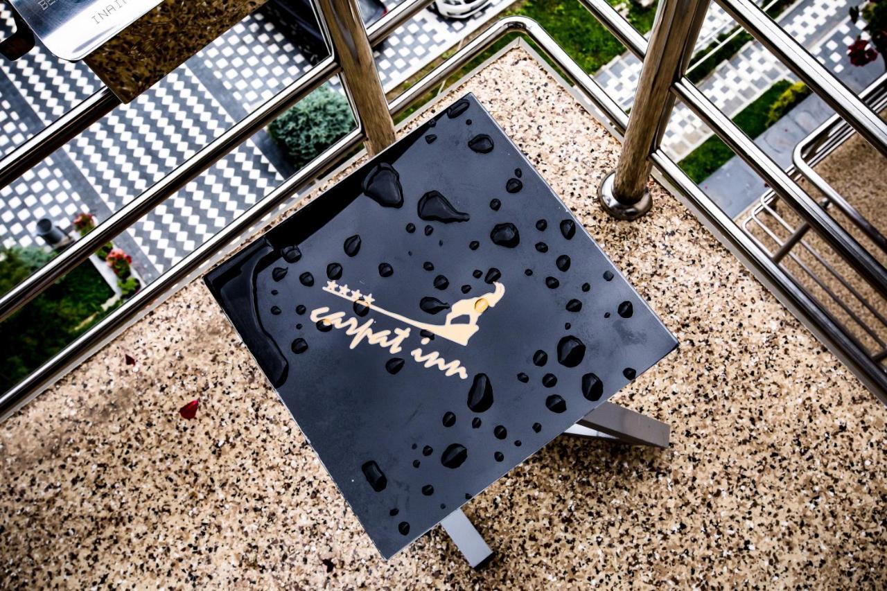 Hotel Carpat Inn Azuga Kültér fotó