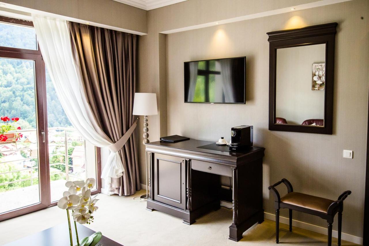 Hotel Carpat Inn Azuga Kültér fotó