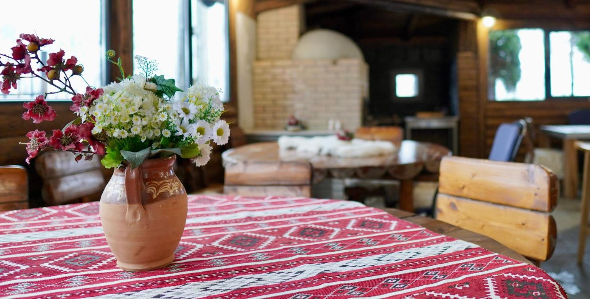 Hotel Carpat Inn Azuga Kültér fotó