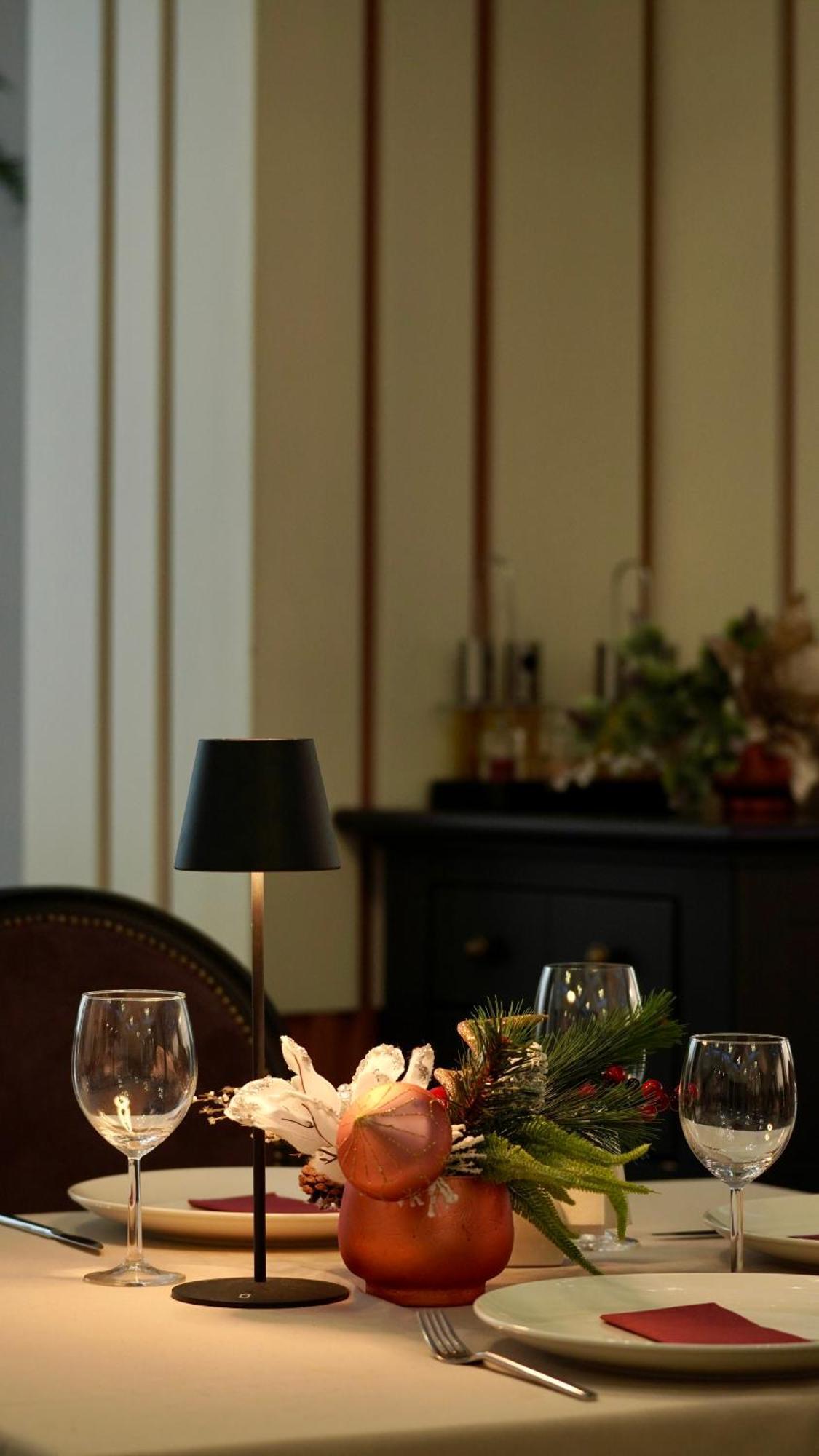 Hotel Carpat Inn Azuga Kültér fotó