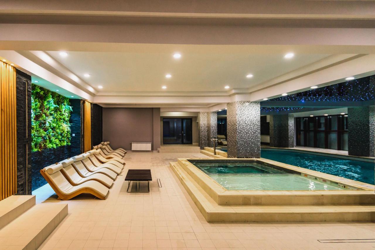 Hotel Carpat Inn Azuga Kültér fotó